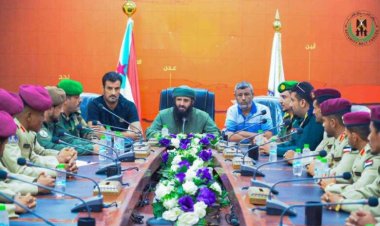 العميد الوالي يستقبل خريجي كلية زايد من منتسبي الحزام الأمني بالعاصمة عدن