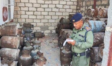 رئيس الدفاع المدني بغيل باوزير ينفذ نزولاً ميدانياً لمستودعات الغاز المنزلي لمراقبة إجراءات السلامة