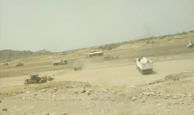 محافظ ابين يقوم بزيارة تفقدية لمشروع سد حسان