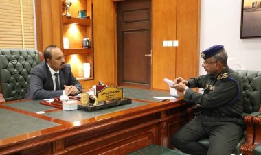 محافظ حضرموت يبحث التحضير لافتتاح المبنى الجديد لفرع مصلحة الجوازات بالمكلا