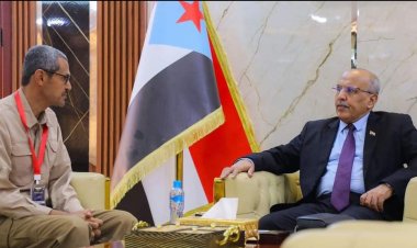 الكثيري يطّلع على التحديات التي يشكلها استمرار تدفق النازحين إلى وادي وصحراء حضرموت