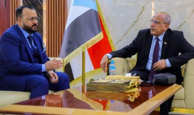 الكثيري يطّلع على سير العمل بوزارة الأشغال العامة والطرق والمشاريع التي تنفذها