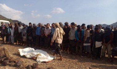 المئات يشيعون جثمان الشهيد عبدالملك محفوظ الحوشبي أحد أبطال اللواء الأول دفاع ساحلي إلى مثواه الأخير بالمسيمير