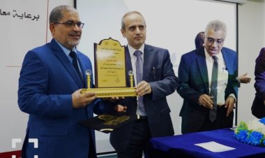 وزير التعليم العالي يكرم الجامعات التي تصدرت تقييم QS للعام 2025 بعدن