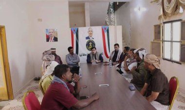 رئيس تنفيذية انتقالي المهرة يتفقد سير عمل الهيئة التنفيذية في مديرية المسيلة