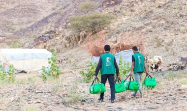 مركز الملك سلمان للإغاثة يوزع 600 حقيبة شتوية في محافظة شبوة
