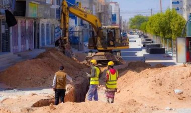 تحقيق نسب إنجاز متقدمة في مشروع الصرف الصحي لمدينة عتق عاصمة المحافظة