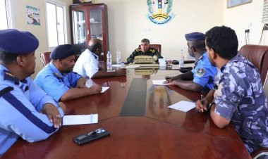 العميد المنهالي يوجّه بتكثيف الحملات الإجبارية وتنفيذ عدد من الإجراءات لتنظيم العمل المروري في مدن ساحل حضرموت