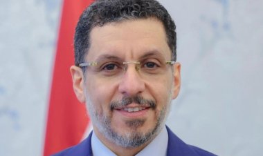 رئيس الوزراء يحيل قضايا فساد جديدة إلى النائب العام