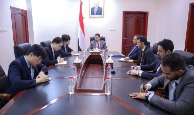 رئيس الوزراء يستقبل في عدن القائم بأعمال السفارة الصينية لدى اليمن