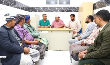 أبين.. إنجاز مشروع إنارة شوارع لودر بالطاقة الشمسية في أبين