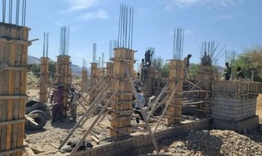 استمرار الأعمال الإنشائية لمدرسة النقوب في نصاب بتمويل إماراتي