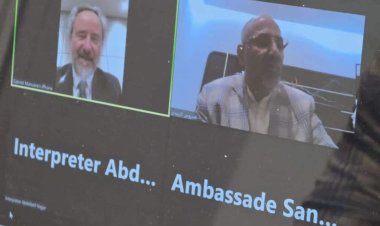 الرئيس الزُبيدي يلتقي رئيس بعثة الاتحاد الأوروبي وسفيري هولندا وألمانيا