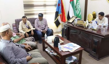 رئيس تنفيذية انتقالي حضرموت يطلع على أنشطة منتدى الحرشيات المدني التوعوي بالمكلا