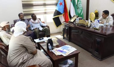 رئيس تنفيذية انتقالي حضرموت يناقش آلية إيجاد حلول تنهي المعاناة المعيشية والخدمية للأهالي