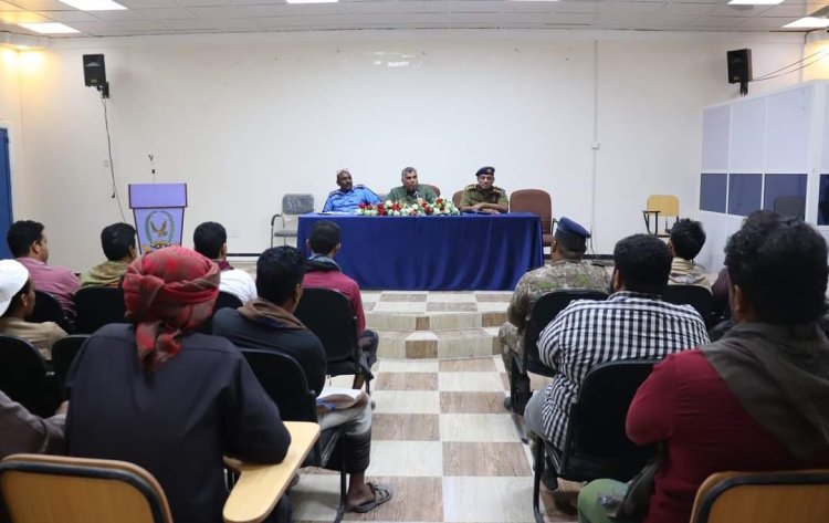 العميد المنهالي يعقد اجتماعًا هامًا مع ملاك معارض السيارات ويقرُّ عدد من الإجراءات الهادفة إلى تدعيم الأمن والاستقرار