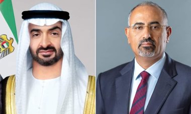 الرئيس الزُبيدي يهنئ الشيخ محمد بن زايد والشعب الإماراتي بعيد الاتحاد الـ53 ويوم الشهيد