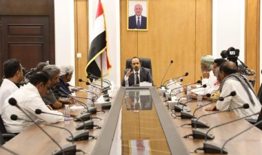 محافظ حضرموت يبحث مع مرجعية قبائل حضرموت أوضاع المحافظة وجهود تحسين الأوضاع وتعزيز لم الشمل