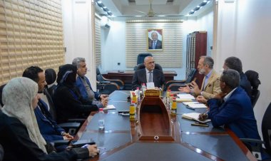 الوزير باذيب يبحث مع مسؤول أممي سير العمل الإنساني للمنظمات