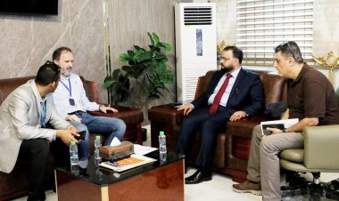 وزير الأشغال يبحث مع مدير مشروع الربط الحيوي في الـ(UNOPS) تنفيذ مشاريع الطرق في اليمن