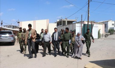 اللجنة الوطنية للتحقيق تلتقي قائد قوات الحزام الأمني بعدن