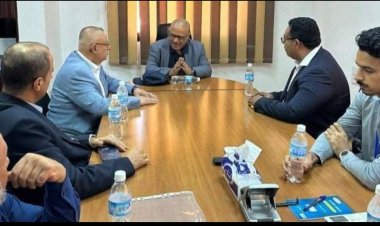 الوزير باذيب يتفقد مؤسسات قطاع الاتصالات ويناقش سير مشروع التوسعة