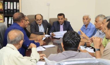 وكيل العاصمة عدن لقطاع المشاريع وعبود ناجي يناقشان مستوى إنجاز المشاريع وفق البرنامج الاستثماري للعام 2024