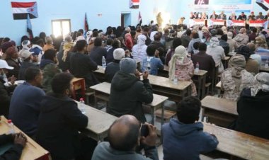 فريق التوعية السياسية في المجلس الانتقالي يعقد لقاءً موسعًا في مديرية الشعيب