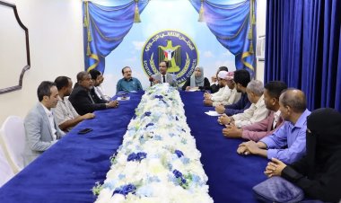 فريق التواصل وتعزيز الوعي السياسي يلتقي اتحاد مكافحة الفساد في المكلا