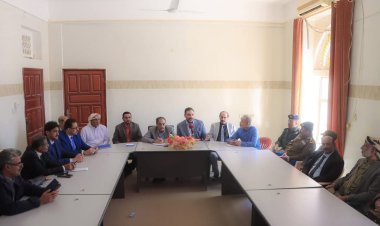 فريق التواصل وتعزيز الوعي السياسي بالمجلس الانتقالي يلتقي السلطة المحلية في محافظة شبوة