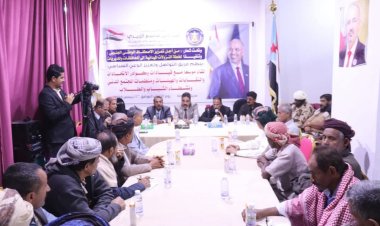 فريق التواصل وتعزيز الوعي السياسي يلتقي قيادات الاتحادات والنقابات ومنظمات المجتمع المدني ونشطاء الشباب والطلاب .