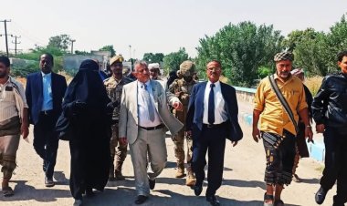 فريق التواصل وتعزيز الوعي السياسي بالمجلس الانتقالي يطلع على أوضاع ساحة الشهداء في أبين