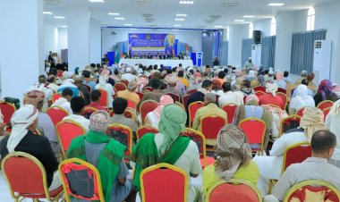 فريق التواصل وتعزيز الوعي السياسي بالمجلس يعقد لقاءً موسعًا في مديرية سيئون