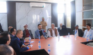 فريق التواصل وتعزيز الوعي السياسي بالمجلس الانتقالي الجنوبي يلتقي السلطة المحلية بمديرية عتق