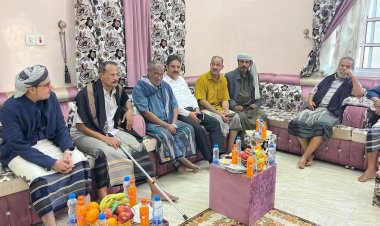 المهرة.. فريق التواصل وتعزيز الوعي السياسي يزور الكاتب والإعلامي علي بن عويض الجعفري .