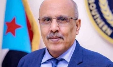 الكثيري يُعزَّي رئيس لجنة الشؤون السياسية بالجمعية الوطنية بوفاة والدته