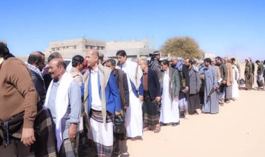 فريق التواصل وتعزيز الوعي السياسي بالمجلس الانتقالي يؤدي واجب العزاء لأسرة الشهيد القائد أحمد محسن السليماني