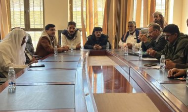 فريق التواصل وتعزيز الوعي السياسي يصل مديرية حات ويعقد اجتماعاً مشتركاً مع السلطة المحلية والهيئة التنفيذية