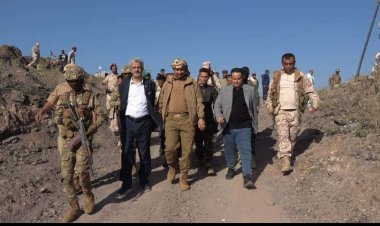 فريق التواصل وتعزيز الوعي السياسي يزور اللواء الخامس بمحافظة لحج