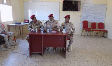 رئيس شعبة التوجيه المعنوي بالمنطقة العسكرية الثانية يلقي محاضرة في لمنتسبي لواء الريان