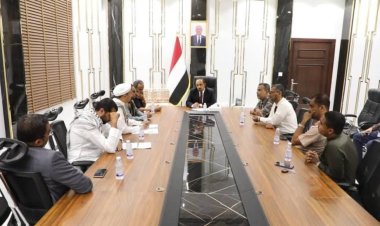 المحافظ بن ماضي يؤكد وقوف السلطة المحلية إلى جانب مطالب قضاة حضرموت