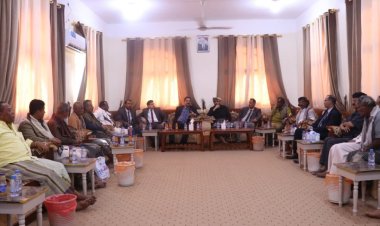 المهرة.. فريق التواصل وتعزيز الوعي السياسي يلتقي بالسلطة المحلية في مديرية المسيلة لمناقشة القضايا التنموية والخدمية .