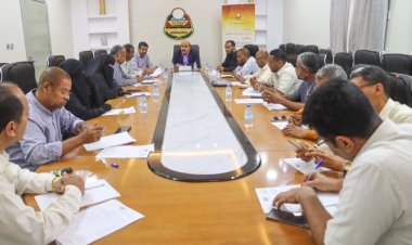 اللجنة الإشرافية الفرعية للاختبارات تناقش في اجتماعها الدوري الثاني جملة من القضايا التربوية بالمحافظة والمديريات.