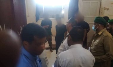 وكيل النيابة الجزائية الابتدائية بعدن يتفقد أوضاع المحتجزين في مقر توقيف الحزام الأمني