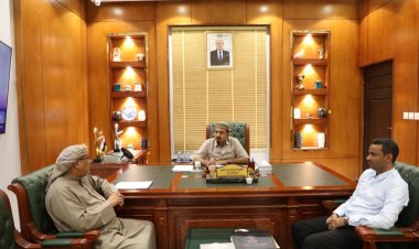 المحافظ بن ماضي يطلع على خطة كهرباء وادي وصحراء حضرموت للعام 2025م