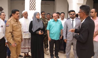 فريق التواصل وتعزيز الوعي السياسي بالانتقالي يزور مركز الفقيد محمد المديحج ”المدرسة الوسطى“ بغيل باوزير