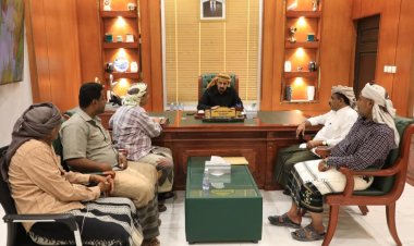 المحافظ بن ماضي يلتقي عدد من الشخصيات الاجتماعية والمواطنين