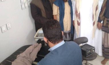 الشيخ راجح باكريت يدعم جمعية المعاقين في شبوة