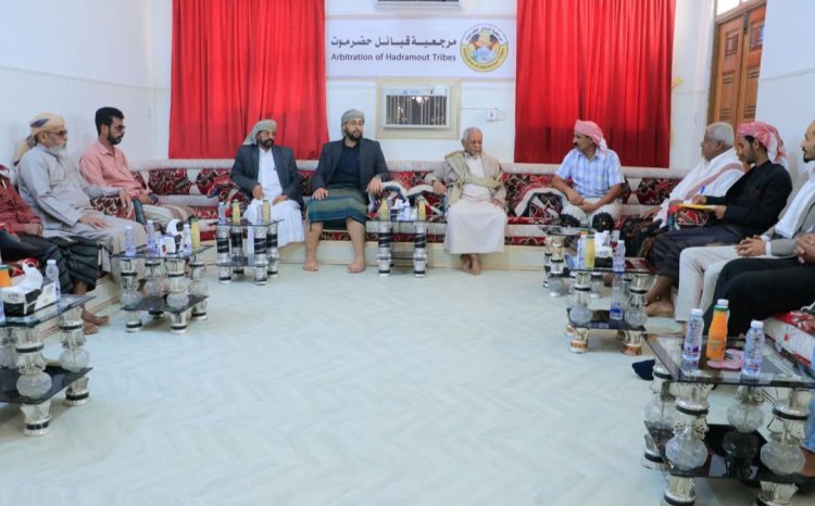 فريق التواصل بالمجلس الانتقالي يلتقي مرجعية قبائل حضرموت
