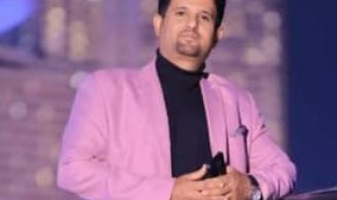 نقابة الصحفيين الجنوبيين بأبين تهنئ الدكتور باعزب لحصوله على درع التميز وفوزه بشخصية العام 2024